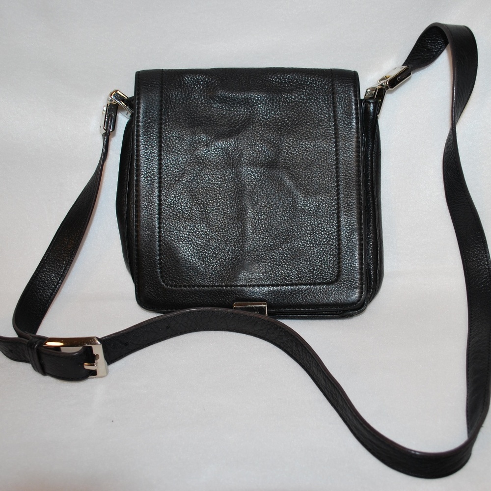 B. Makowsky Black Leather Crossbody bag
